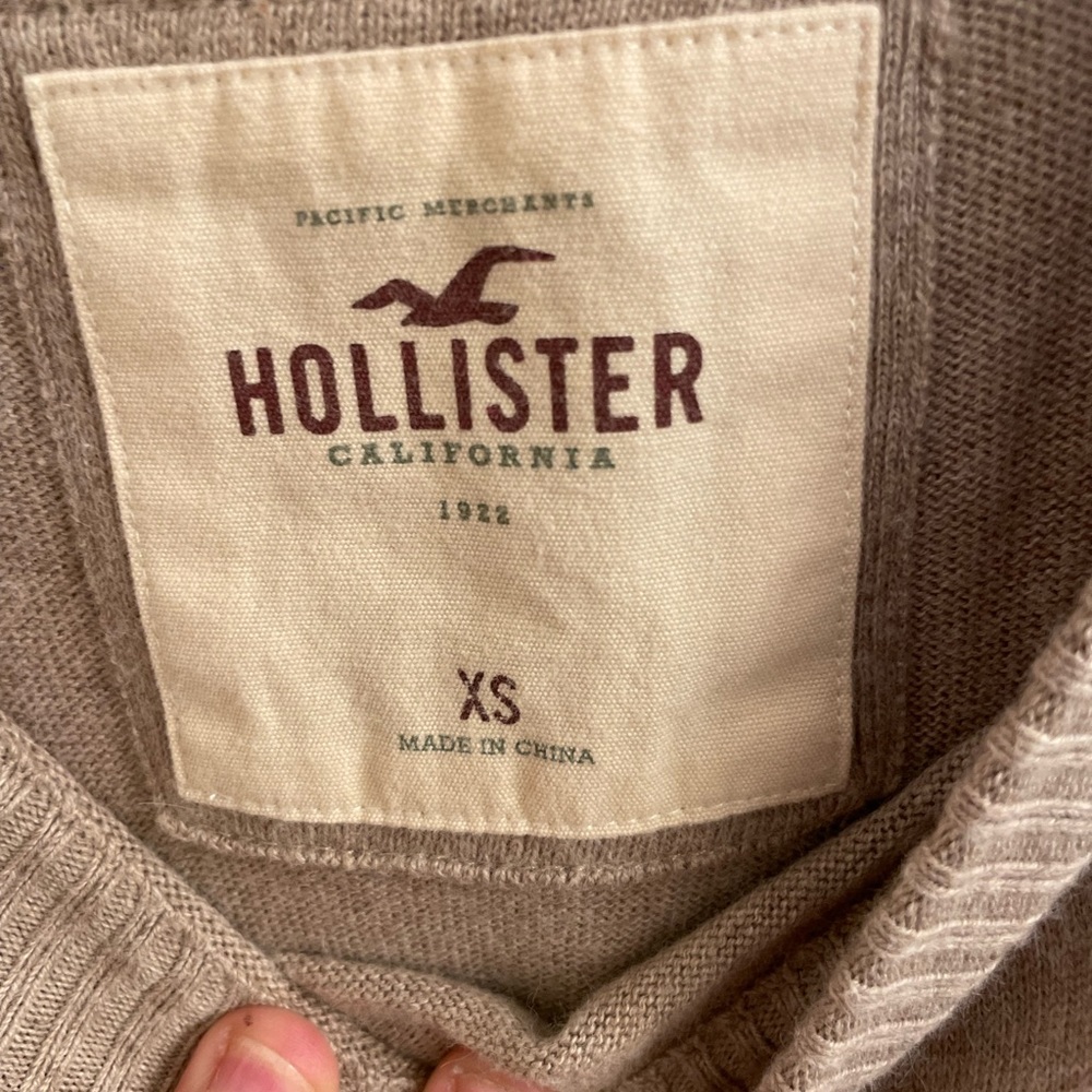 Hollister, vintage, women’s xs, beige, off the shoulder, oversized sweater. - Picture 3 of 3